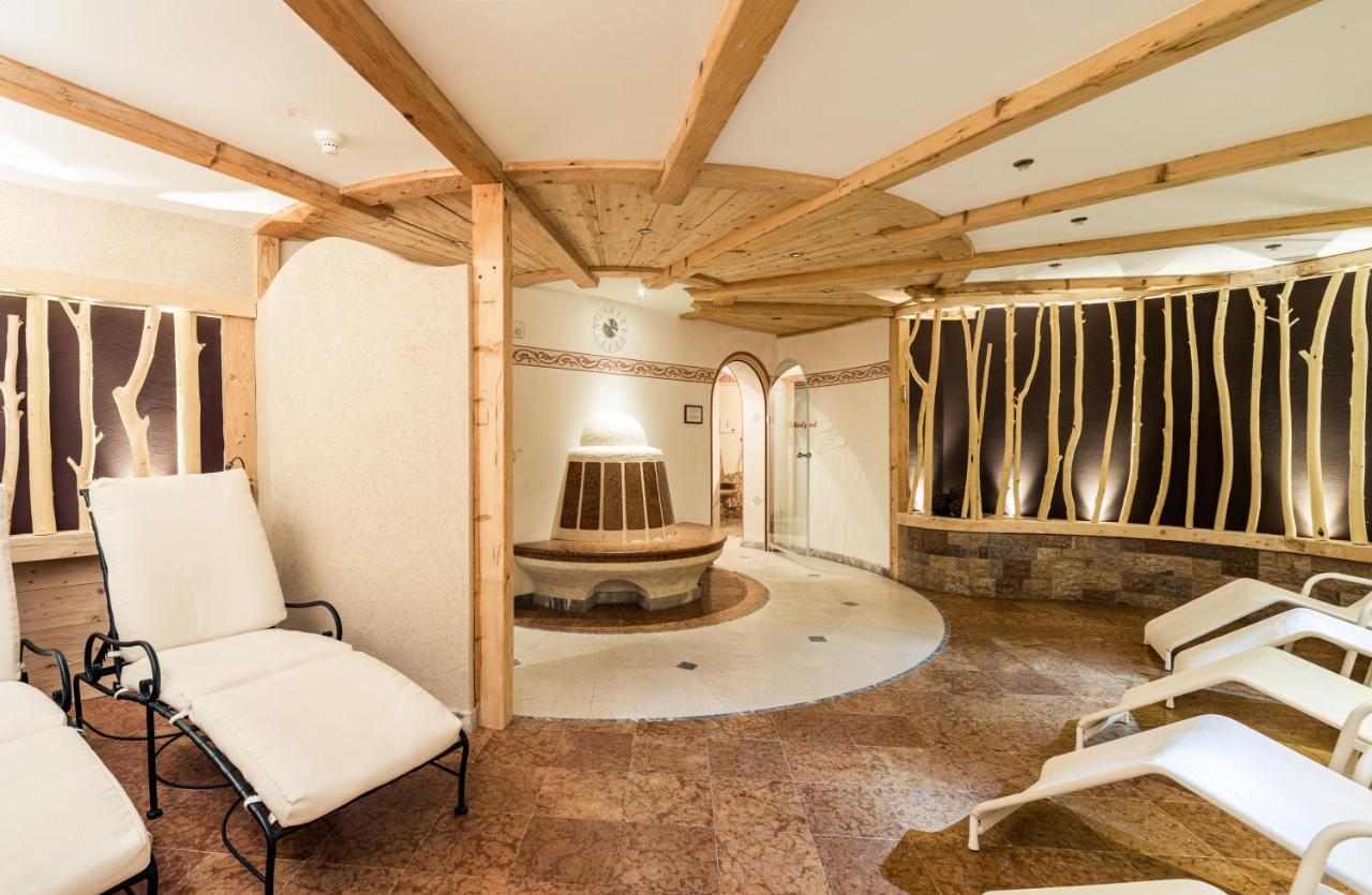 Garni Hotel Rosengarten B&B Sëlva di Val Gardena Eksteriør billede