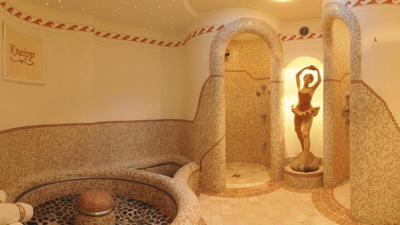 Garni Hotel Rosengarten B&B Sëlva di Val Gardena Eksteriør billede