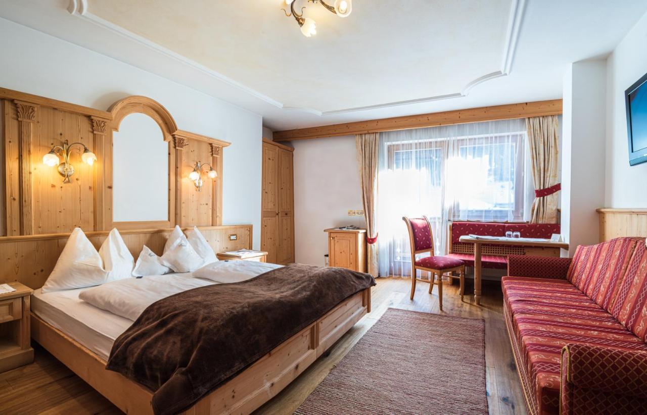 Garni Hotel Rosengarten B&B Sëlva di Val Gardena Eksteriør billede