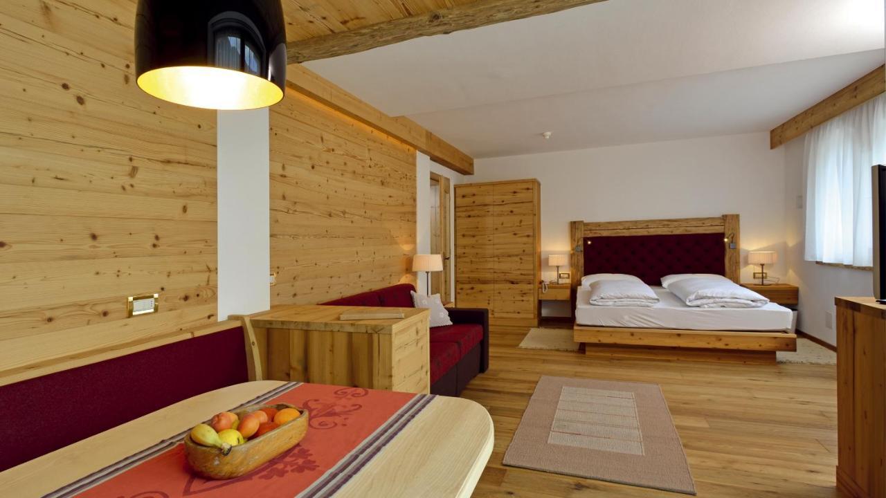 Garni Hotel Rosengarten B&B Sëlva di Val Gardena Eksteriør billede
