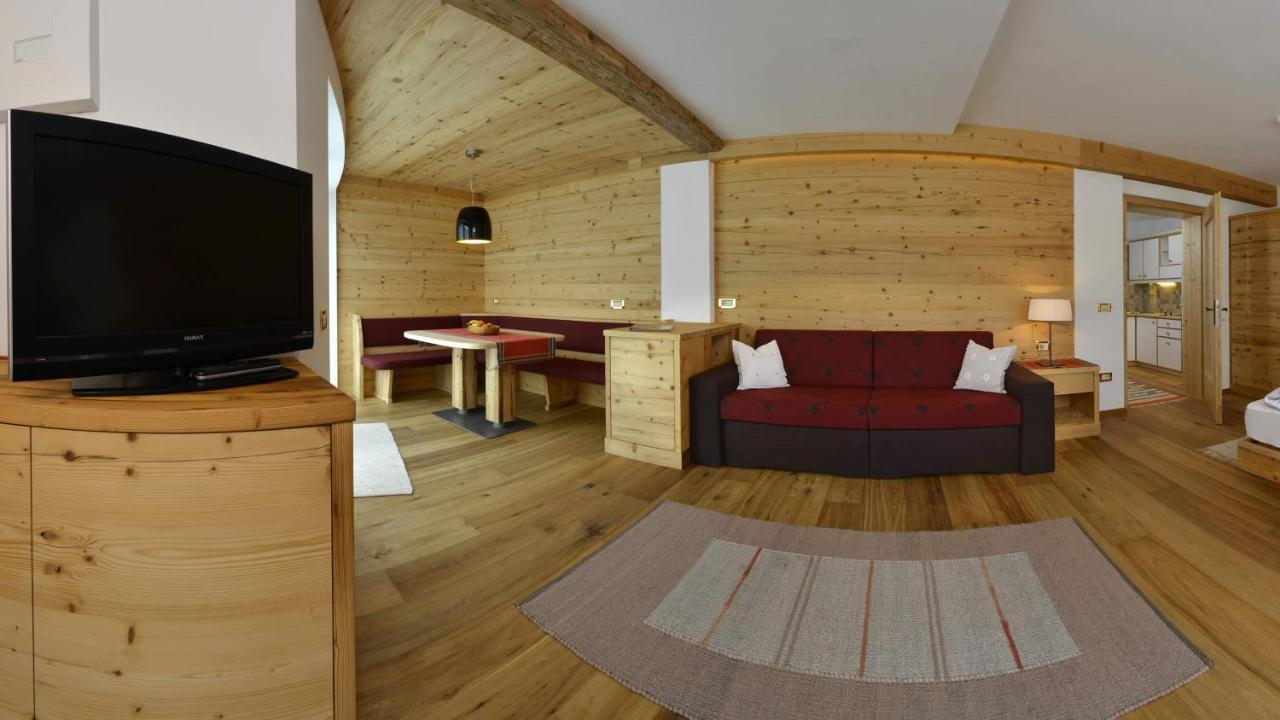 Garni Hotel Rosengarten B&B Sëlva di Val Gardena Eksteriør billede