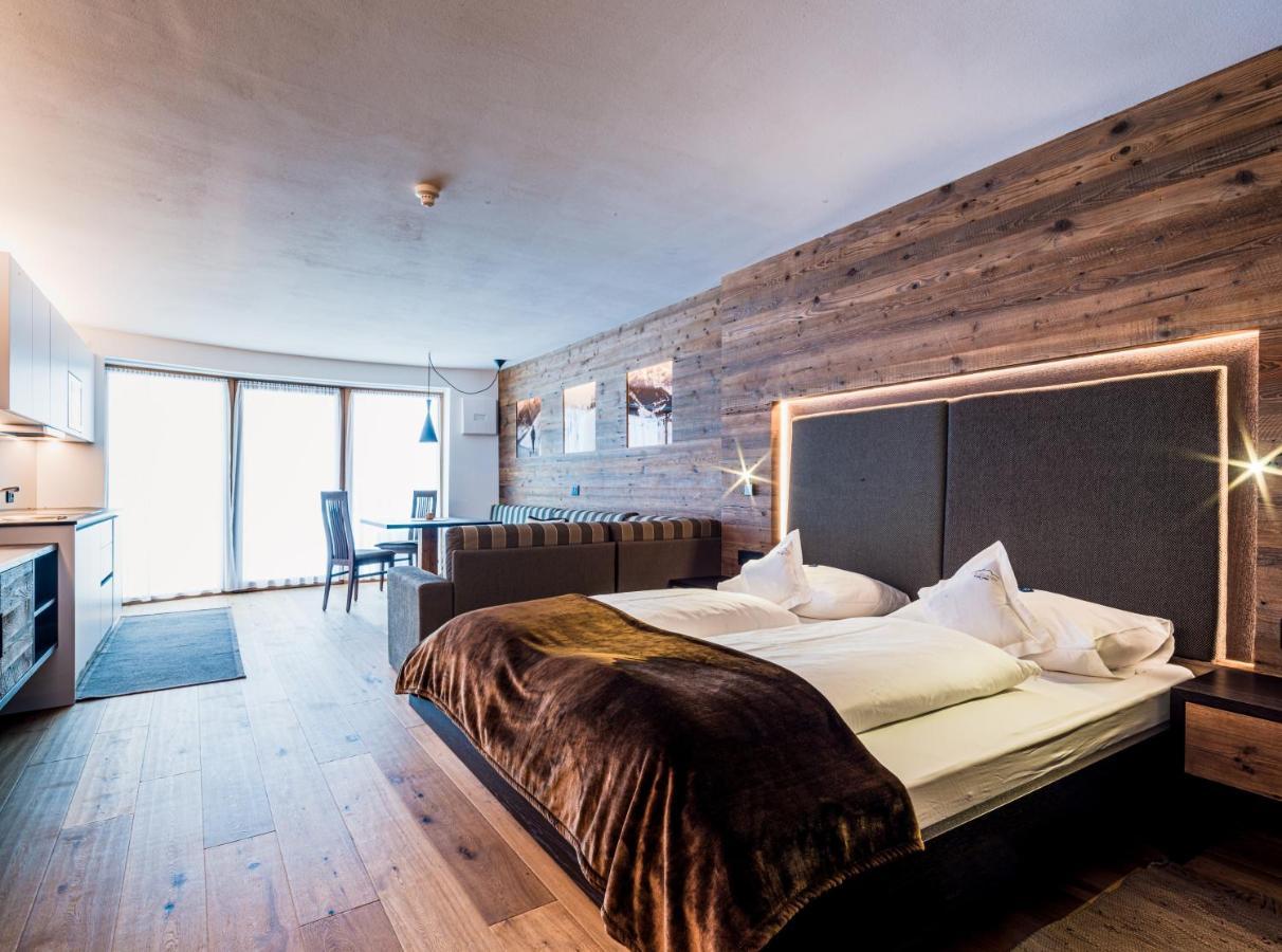 Garni Hotel Rosengarten B&B Sëlva di Val Gardena Eksteriør billede