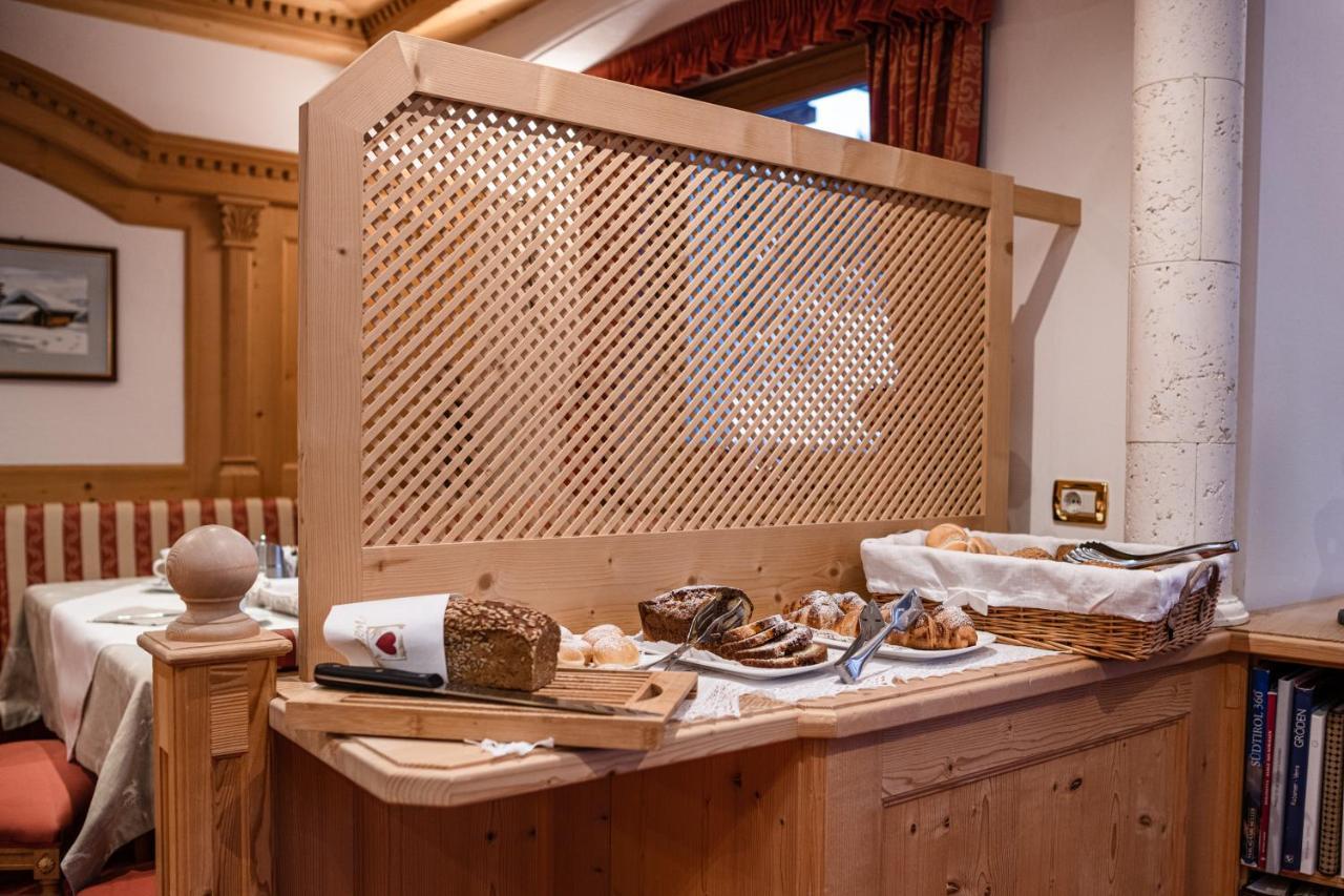 Garni Hotel Rosengarten B&B Sëlva di Val Gardena Eksteriør billede