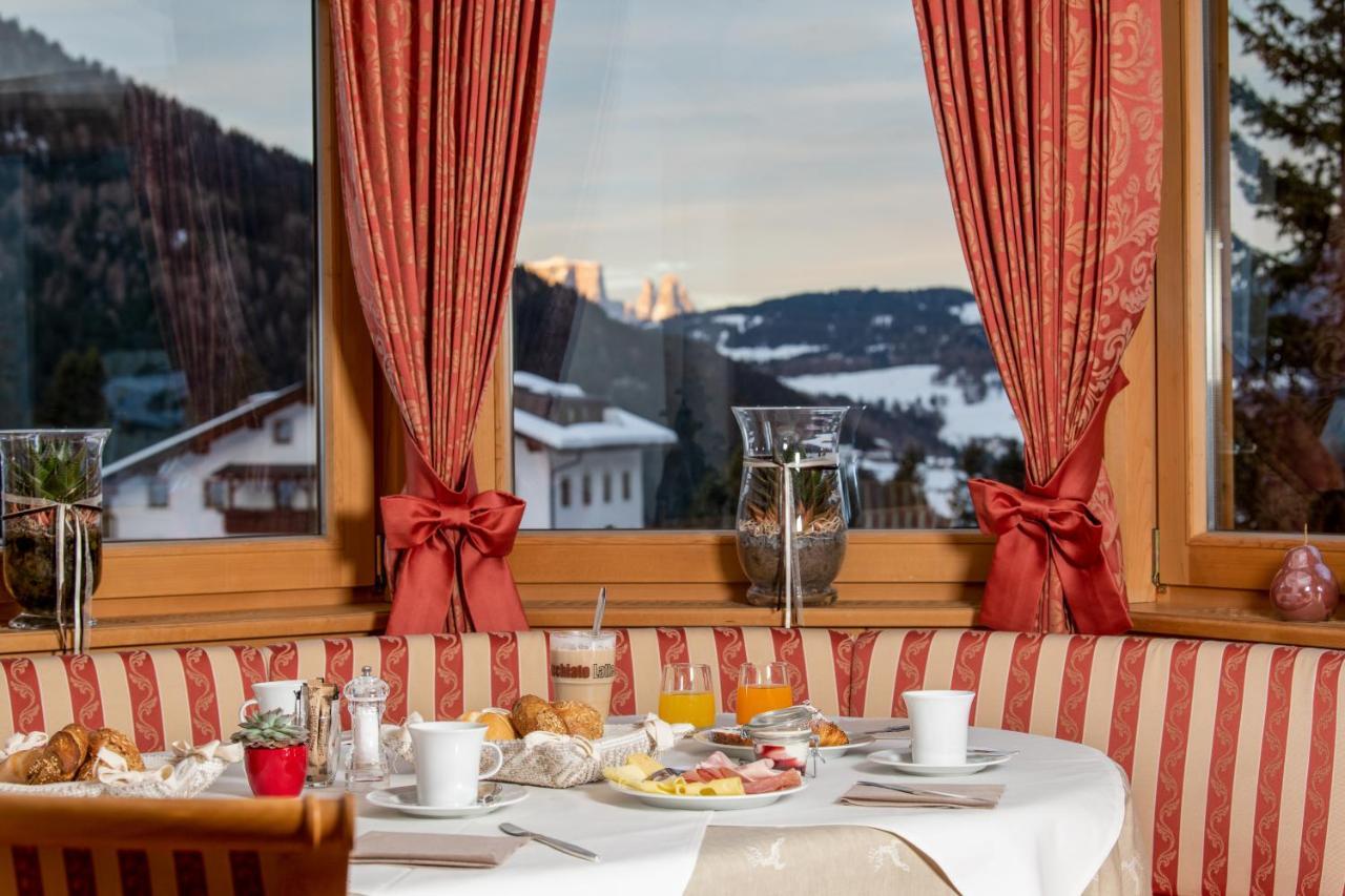 Garni Hotel Rosengarten B&B Sëlva di Val Gardena Eksteriør billede