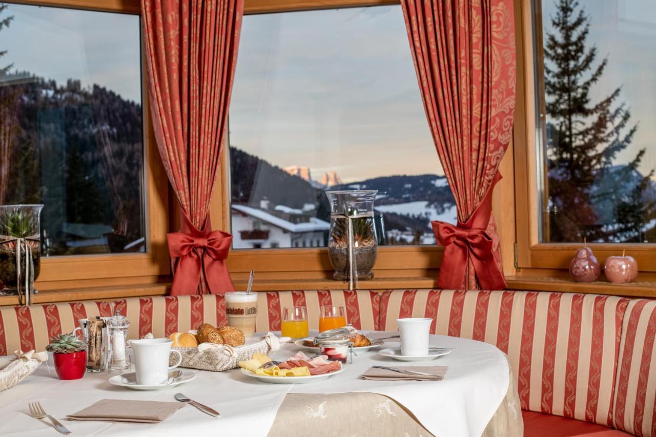 Garni Hotel Rosengarten B&B Sëlva di Val Gardena Eksteriør billede