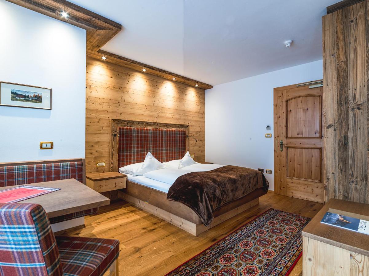 Garni Hotel Rosengarten B&B Sëlva di Val Gardena Eksteriør billede