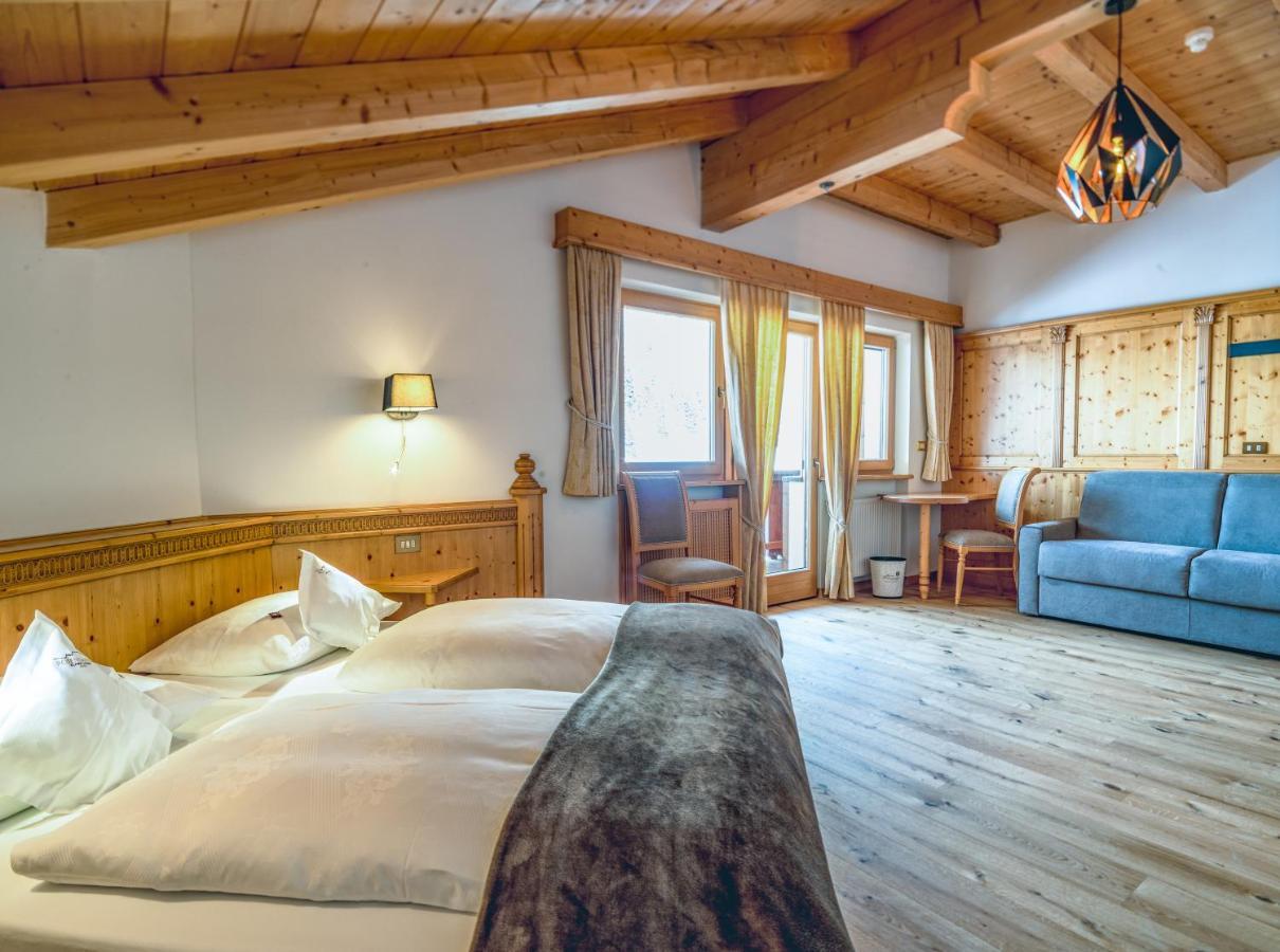 Garni Hotel Rosengarten B&B Sëlva di Val Gardena Eksteriør billede