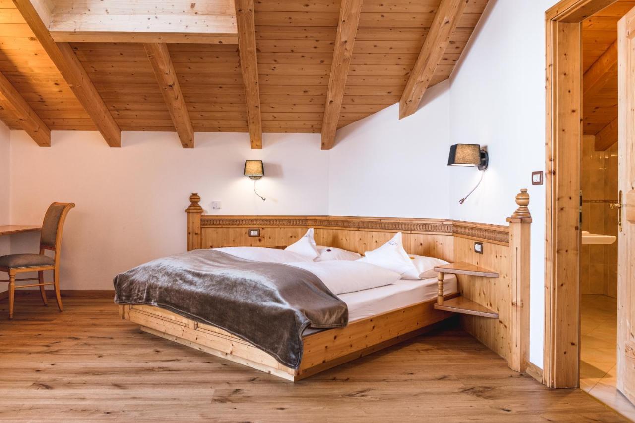 Garni Hotel Rosengarten B&B Sëlva di Val Gardena Eksteriør billede