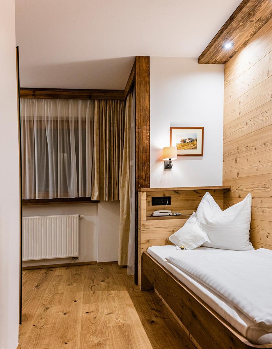 Garni Hotel Rosengarten B&B Sëlva di Val Gardena Eksteriør billede