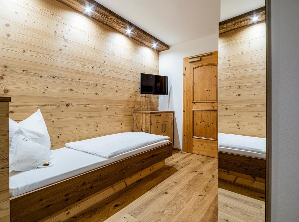 Garni Hotel Rosengarten B&B Sëlva di Val Gardena Eksteriør billede