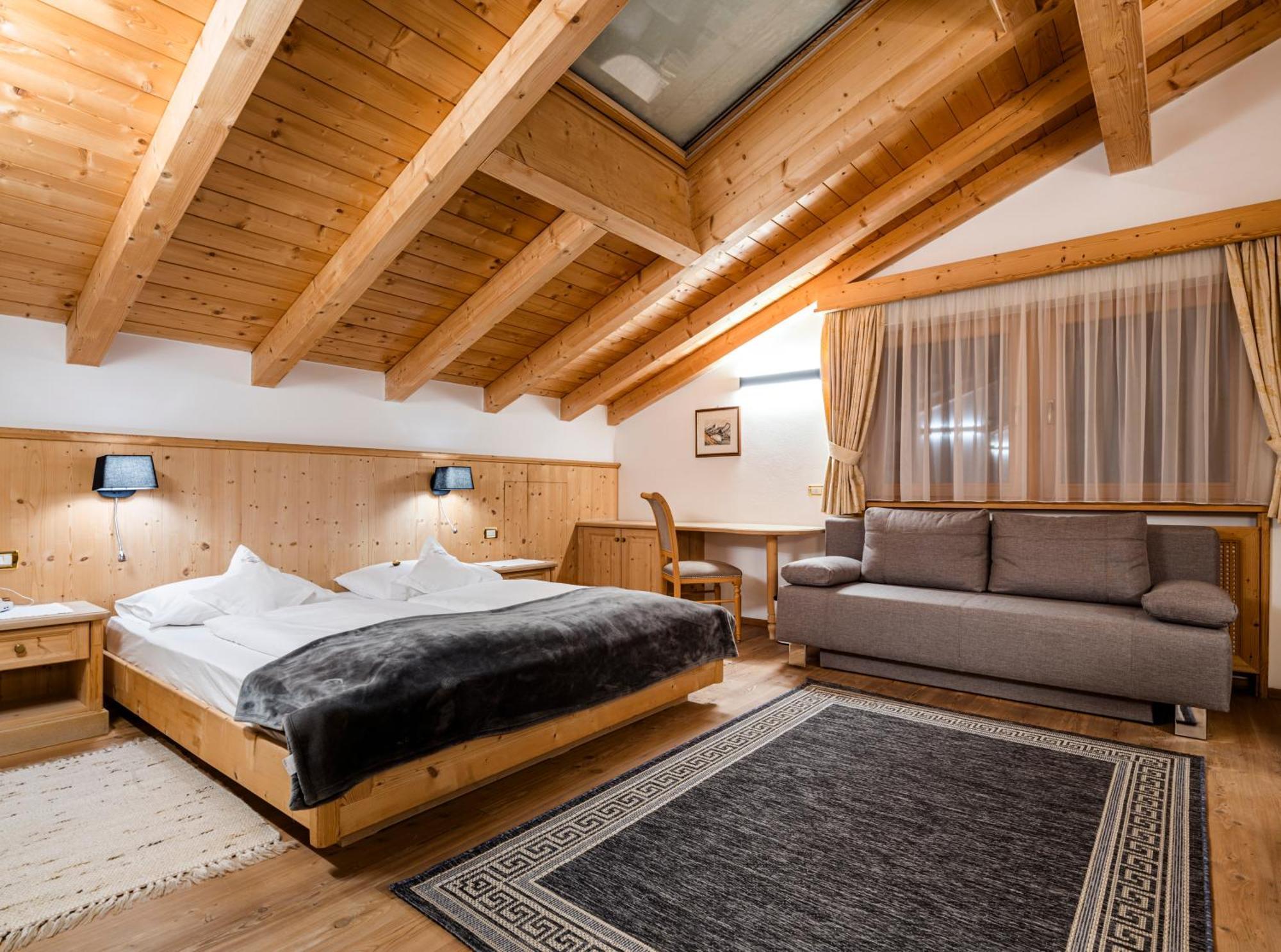 Garni Hotel Rosengarten B&B Sëlva di Val Gardena Eksteriør billede