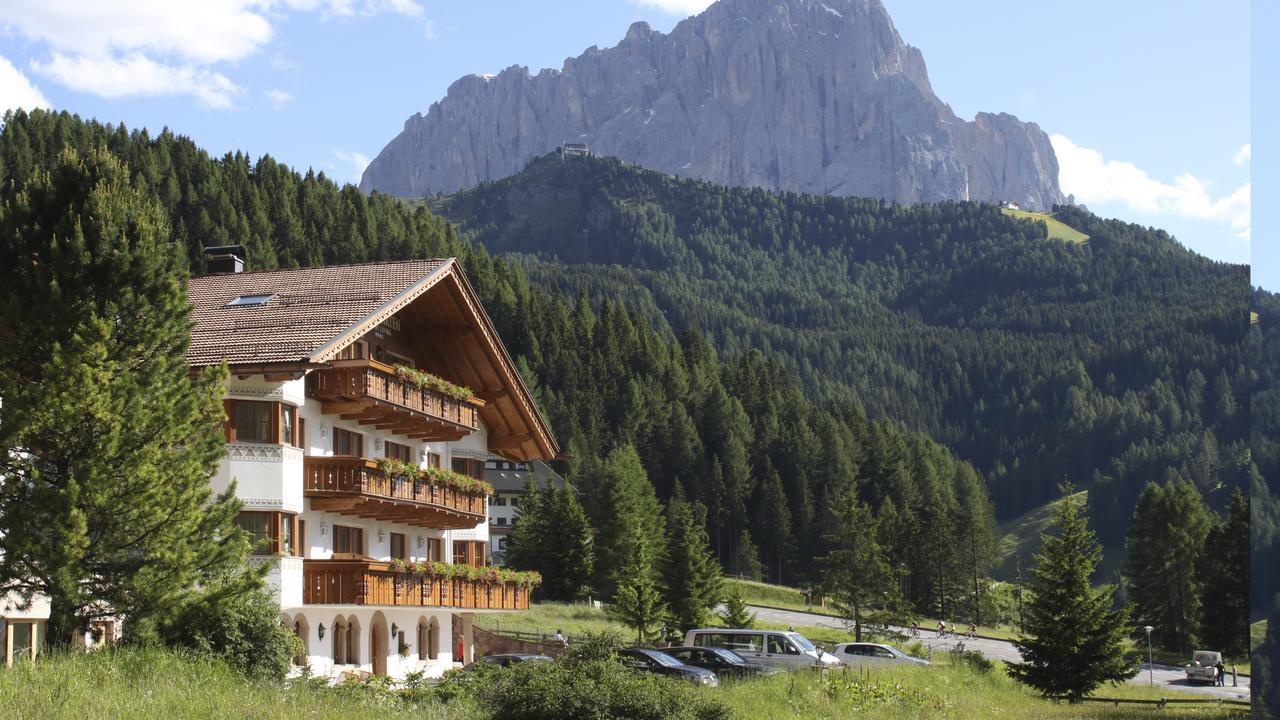 Garni Hotel Rosengarten B&B Sëlva di Val Gardena Eksteriør billede