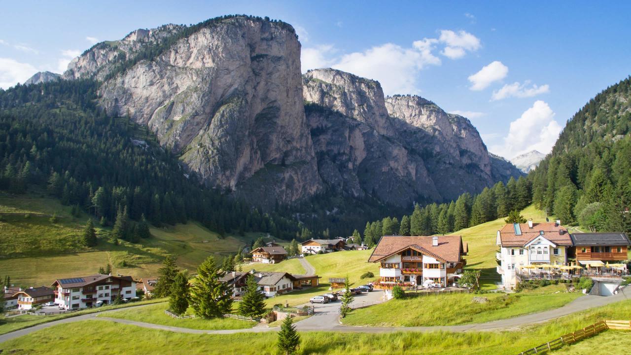 Garni Hotel Rosengarten B&B Sëlva di Val Gardena Eksteriør billede